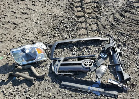 2010 Toyota Tacoma Access Cab z USA, uszkodzony, nr VIN 5TEUX4EN2AZ706235